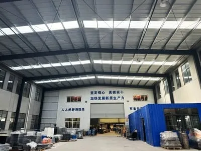 Área de soldadura y cabina de pintura